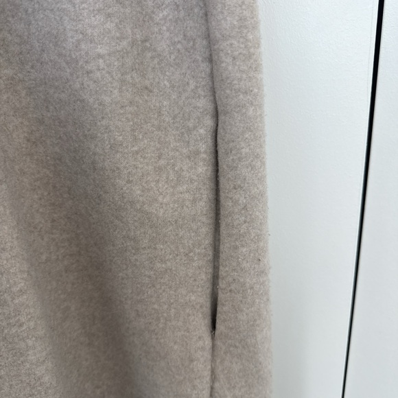 Zara Women's Classic Beige Coat - Picture 5 of 5